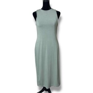 Stylish NWT Green Sleeveless Crewneck Sheath Style Bodycon Midi Dress